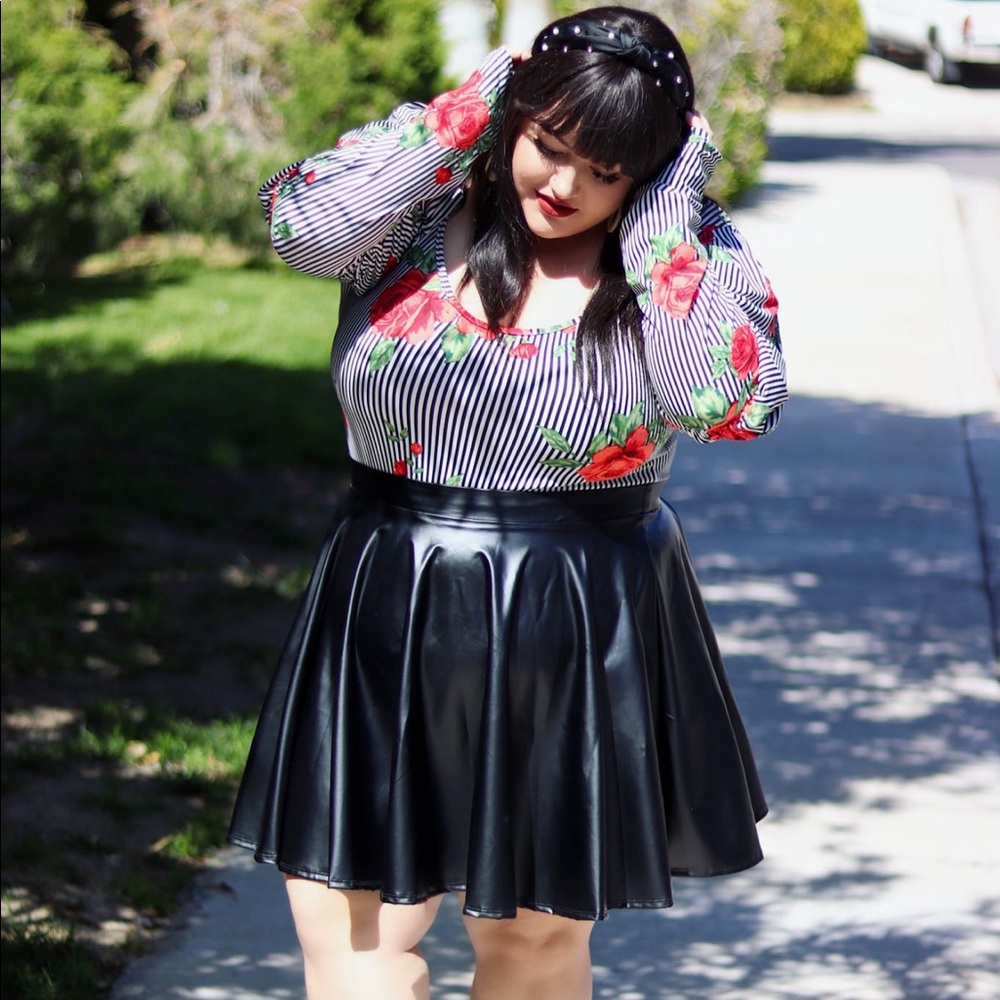 PUFF SLEEVE CROP TOP